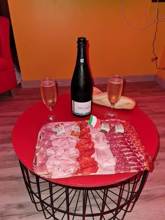 Nuit Insolite-Room Love Saint-Germain  外观 照片